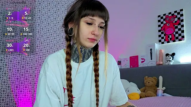 LilithPoison online show from March 13, 6:13 pm