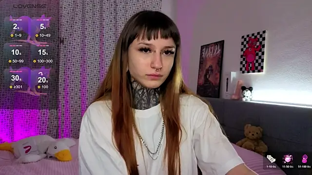 LilithPoison online show from December 17, 6:35 pm