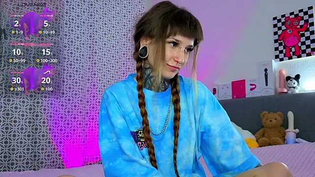 LilithPoison online show from March 7, 6:35 pm