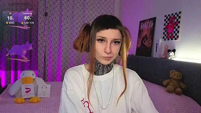 LilithPoison online show from November 1, 6:02 pm