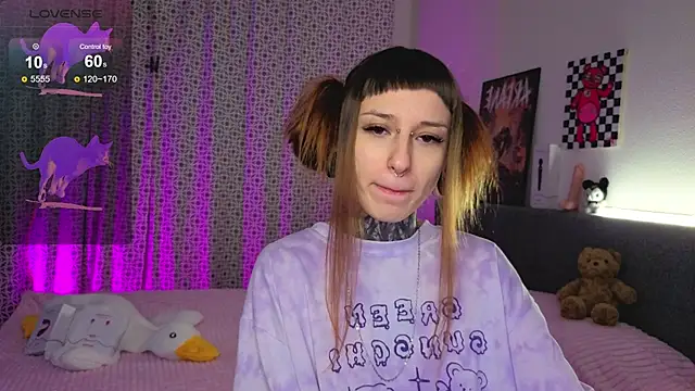 LilithPoison online show from November 6, 6:01 pm