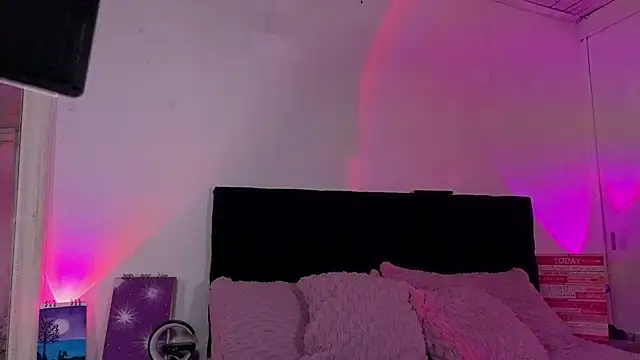 Snapshot of missvaneblake chatting on June 28, 3:07 pm missvaneblake online show from June 28, 3:07 pm