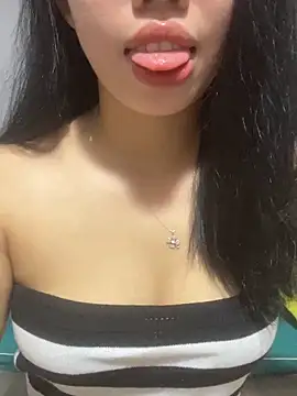 Rose-babyx online show from May 26, 1:31 pm