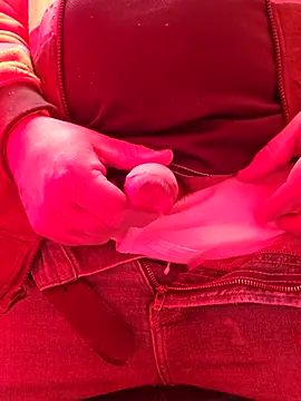 Snapshot of matatan0323 chatting on December 4, 8:52 pm matatan0323 online show from December 4, 8:52 pm