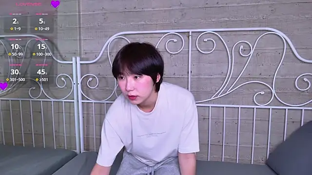 HeejinWang online show from April 4, 8:37 pm