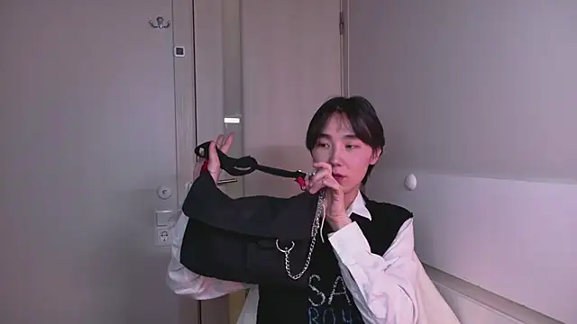 HeejinWang online show from November 7, 8:24 pm