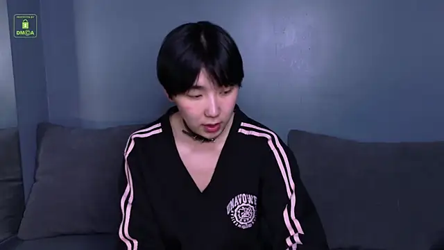 HeejinWang online show from May 10, 10:30 am