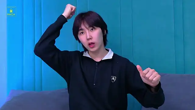 HeejinWang online show from April 10, 8:05 pm