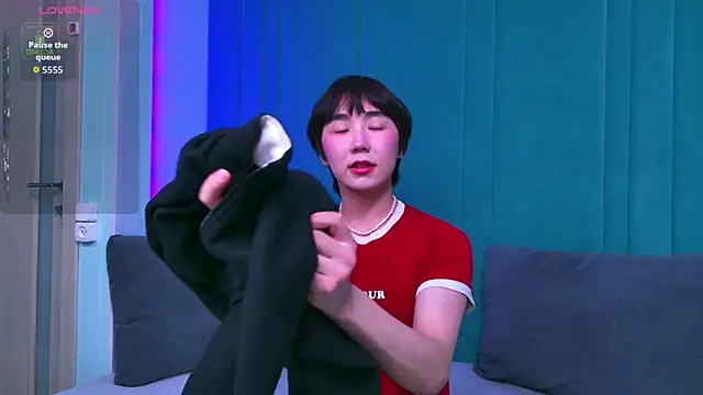 HeejinWang online show from March 6, 3:40 pm