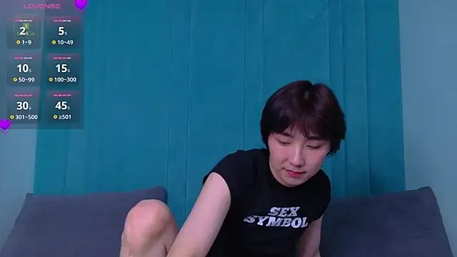 HeejinWang online show from April 18, 8:20 pm
