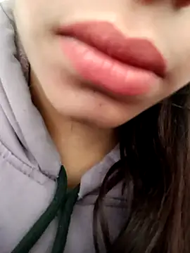 Snapshot of Aaisha-16 chatting on January 18, 3:54 am Aaisha-16 online show from January 18, 3:54 am