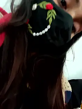 Snapshot of Aaisha-16 chatting on December 21, 4:03 am Aaisha-16 online show from December 21, 4:03 am