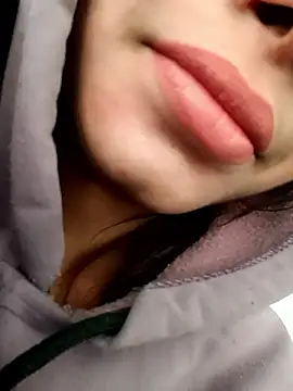 Snapshot of Aaisha-16 chatting on January 10, 3:46 am Aaisha-16 online show from January 10, 3:46 am