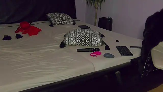 LustfulSin  online show from November 3, 7:28 pm