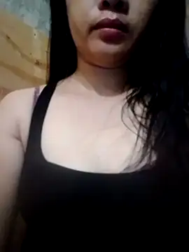 Snapshot of sweet_bella16 chatting on October 13, 4:25 am sweet bella16 online show from October 13, 4:25 am