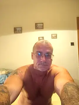 Snapshot of chcem1975 chatting on September 22, 3:12 am chcem1975 online show from September 22, 3:12 am