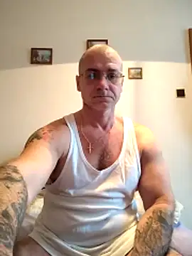 chcem1975 online show from February 15, 8:35 am