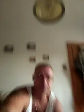 Snapshot of chcem1975 chatting on September 16, 7:42 am chcem1975 online show from September 16, 7:42 am