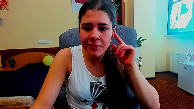 Snapshot of Joannia chatting on October 29, 8:13 am Joannia online show from October 29, 8:13 am