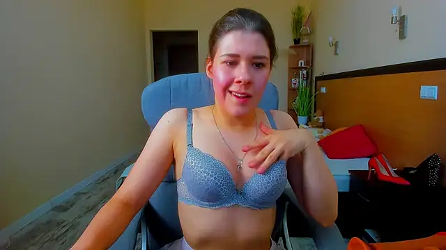 Snapshot of Joannia chatting on October 2, 7:45 am Joannia online show from October 2, 7:45 am