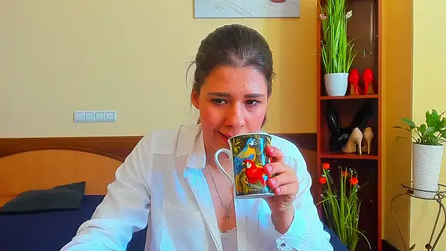 Snapshot of Joannia chatting on September 22, 7:47 am Joannia online show from September 22, 7:47 am