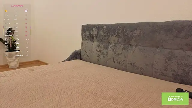 vanessa one  online show from November 8, 7:23 am