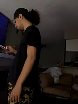 Snapshot of daddycreampies chatting on September 27, 10:05 pm daddycreampies online show from September 27, 10:05 pm