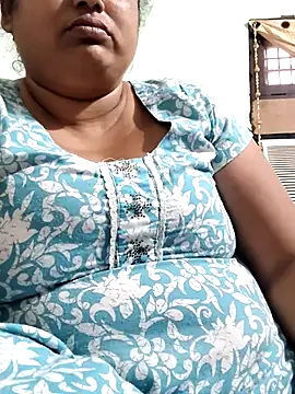 Snapshot of Mmm143 chatting on July 6, 11:06 am Mmm143 online show from July 6, 11:06 am