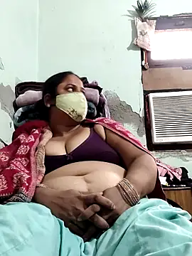 Snapshot of Mmm143 chatting on November 13, 6:17 am Mmm143 online show from November 13, 6:17 am