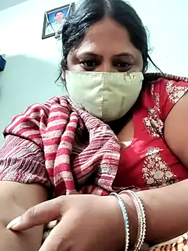 Snapshot of Mmm143 chatting on December 4, 5:28 am Mmm143 online show from December 4, 5:28 am