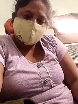 Snapshot of Mmm143 chatting on November 26, 6:24 am Mmm143 online show from November 26, 6:24 am