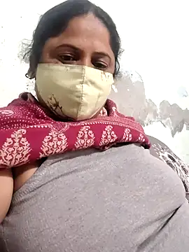 Snapshot of Mmm143 chatting on November 20, 3:18 am Mmm143 online show from November 20, 3:18 am