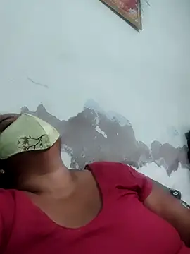 Snapshot of Mmm143 chatting on October 30, 9:40 am Mmm143 online show from October 30, 9:40 am