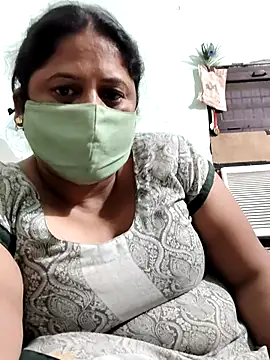 Snapshot of Mmm143 chatting on October 19, 9:50 pm Mmm143 online show from October 19, 9:50 pm