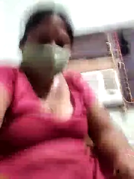 Snapshot of Mmm143 chatting on October 24, 6:40 pm Mmm143 online show from October 24, 6:40 pm