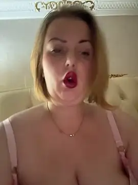 Piccolamonella29 online show from November 17, 11:09 pm