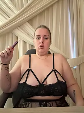 Piccolamonella29 online show from October 1, 4:11 pm