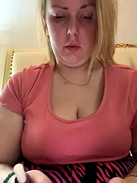 Piccolamonella29 online show from November 17, 10:52 am