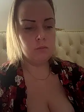 Piccolamonella29 online show from December 17, 12:54 pm