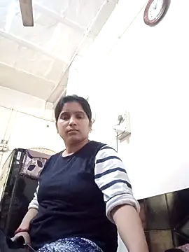 Snapshot of aliya-jaan71 chatting on November 12, 5:33 am aliya-jaan71 online show from November 12, 5:33 am