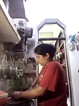 Snapshot of aliya-jaan71 chatting on November 9, 10:30 am aliya-jaan71 online show from November 9, 10:30 am