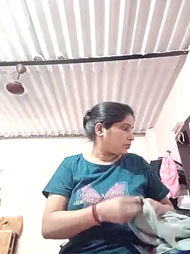 Snapshot of aliya-jaan71 chatting on October 28, 7:29 am aliya-jaan71 online show from October 28, 7:29 am