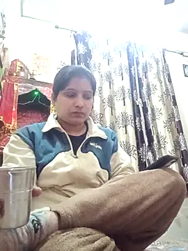 Snapshot of aliya-jaan71 chatting on December 19, 3:58 pm aliya-jaan71 online show from December 19, 3:58 pm