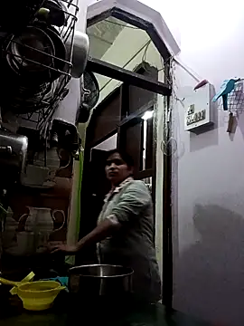 Snapshot of aliya-jaan71 chatting on December 1, 5:03 pm aliya-jaan71 online show from December 1, 5:03 pm