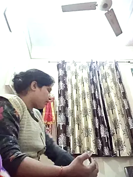 Snapshot of aliya-jaan71 chatting on January 12, 4:25 pm aliya-jaan71 online show from January 12, 4:25 pm