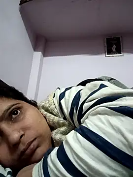 Snapshot of aliya-jaan71 chatting on December 21, 9:55 am aliya-jaan71 online show from December 21, 9:55 am