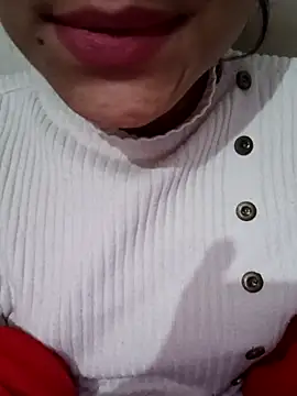 Snapshot of Miss_linaa chatting on December 18, 7:13 am Miss linaa online show from December 18, 7:13 am