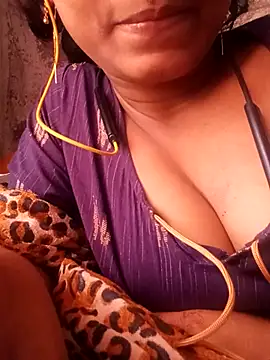 Snapshot of Miss_linaa chatting on November 26, 6:35 am Miss linaa online show from November 26, 6:35 am