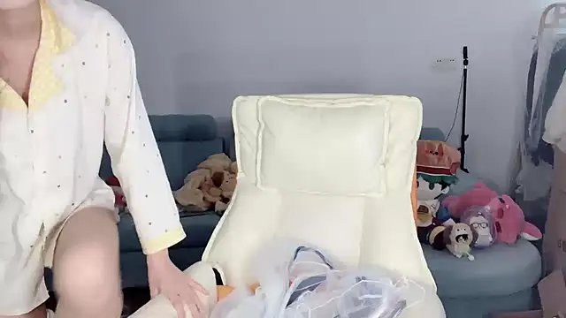 Akong11 online show from April 5, 5:03 am