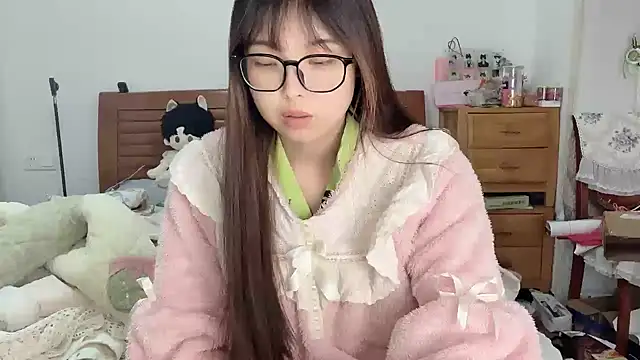 Snapshot of Akong11 chatting on December 1, 2:56 am Akong11 online show from December 1, 2:56 am